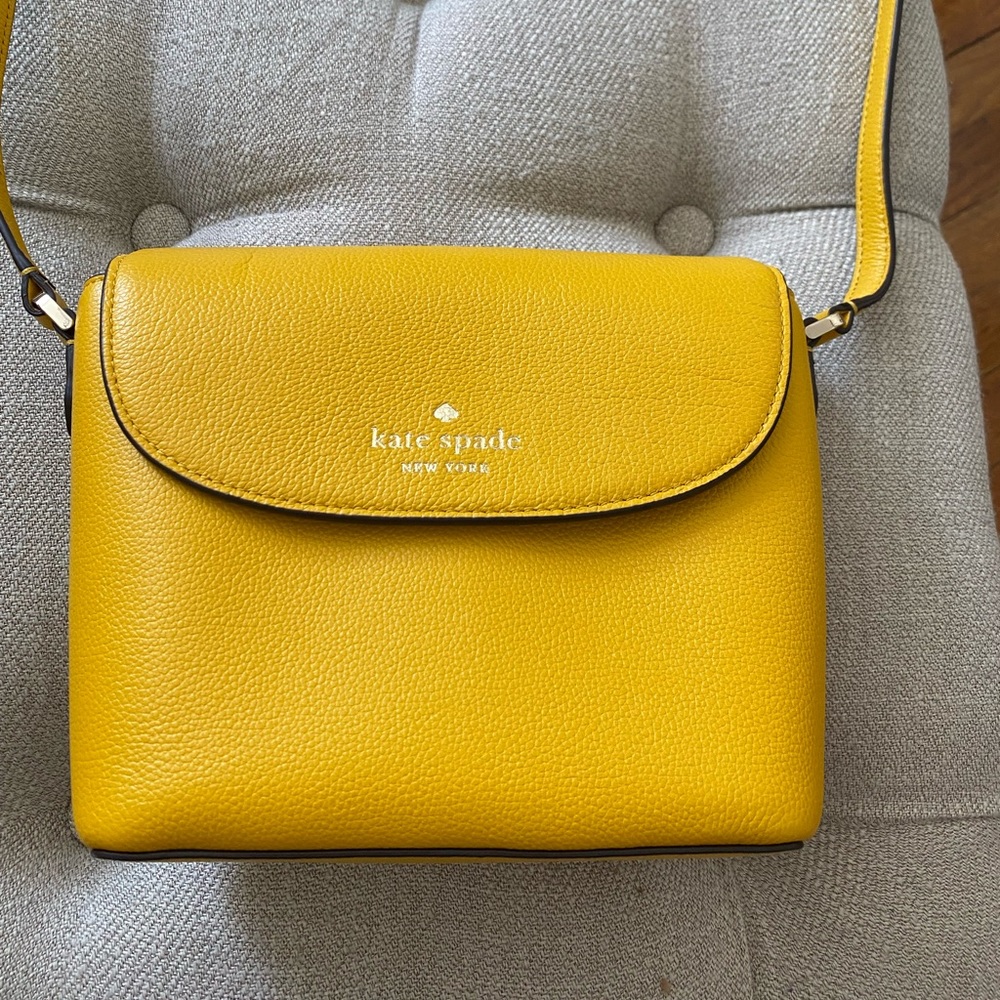 Kate Spade Crossbody bag.